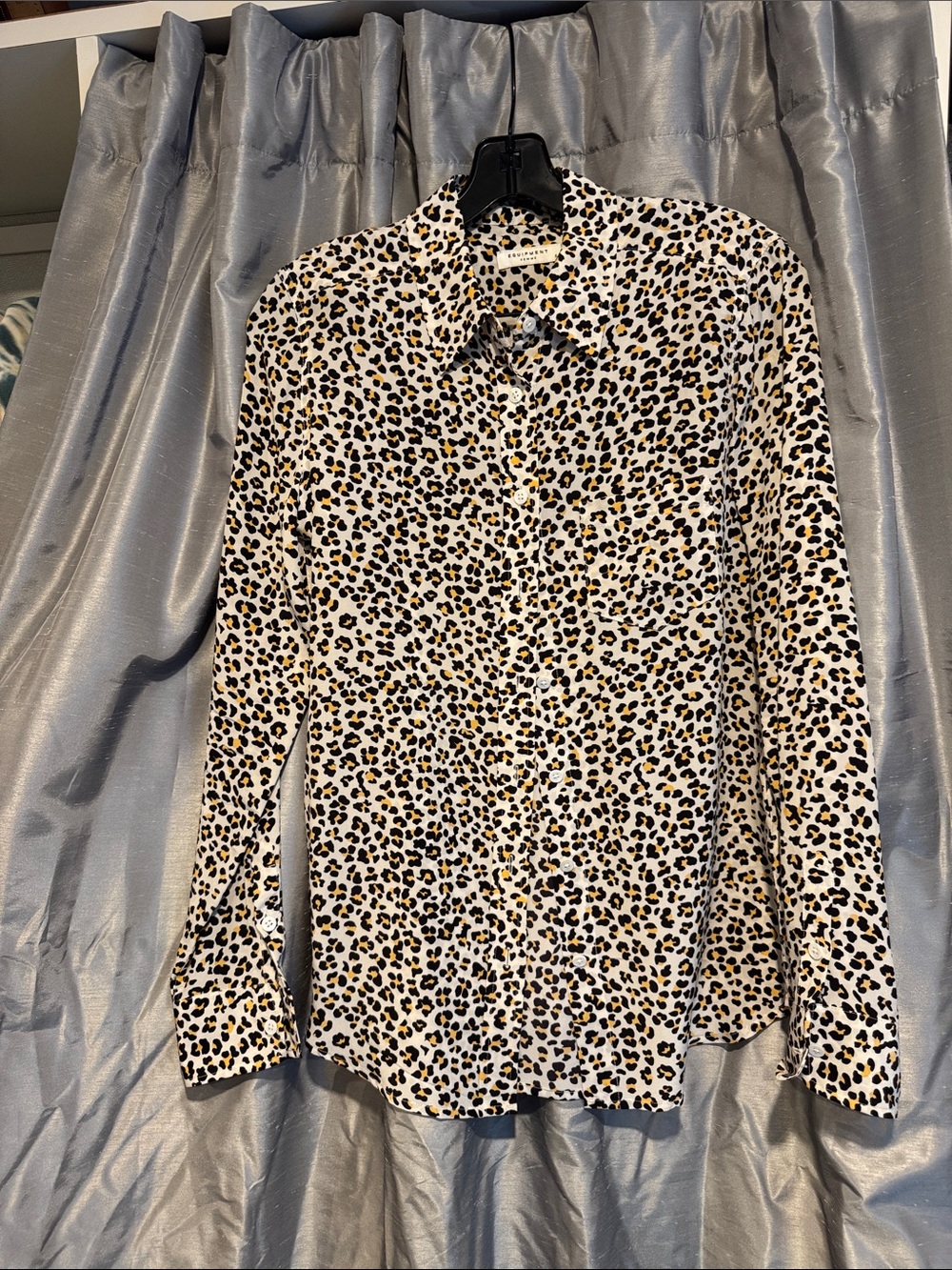 Equipment leopard Button-Down Silk Shirt size small